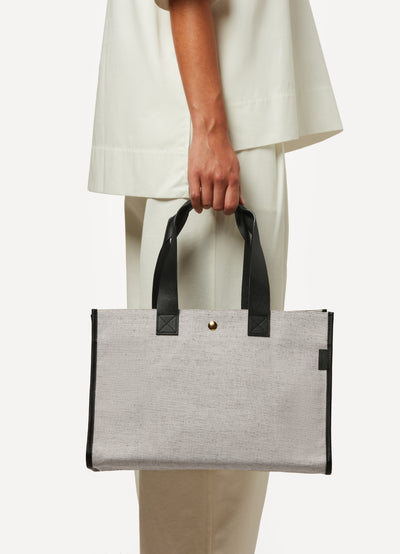 THE TOTE BAG