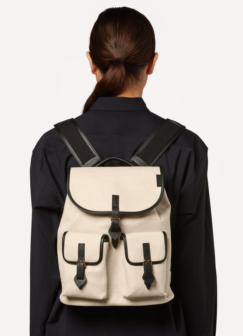 THE SMALL HIKING BAG