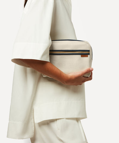 TOILETRY BAG
