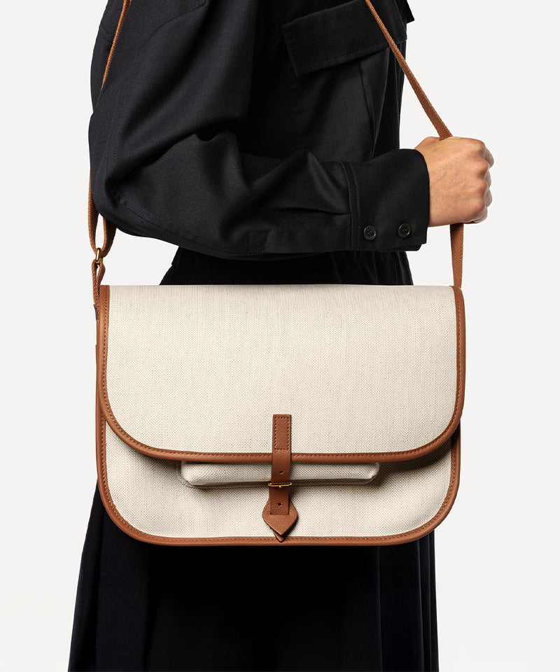 THE SMALL PHOTOGRAPHER BAG RED