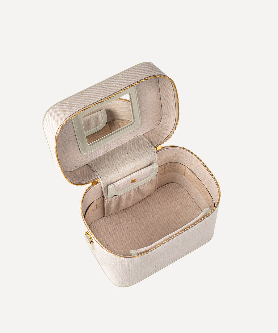 GIFTにも【ANNASUI】Lucy Multi Case Lucie Bi-fold Purse