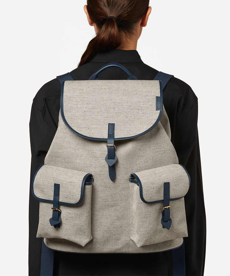 THE HIKING BAG