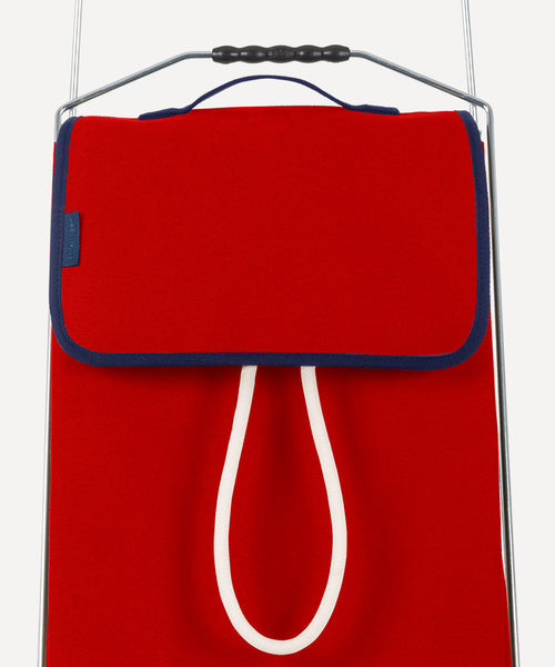 LE CHARIOT DE COURSES ROUGE