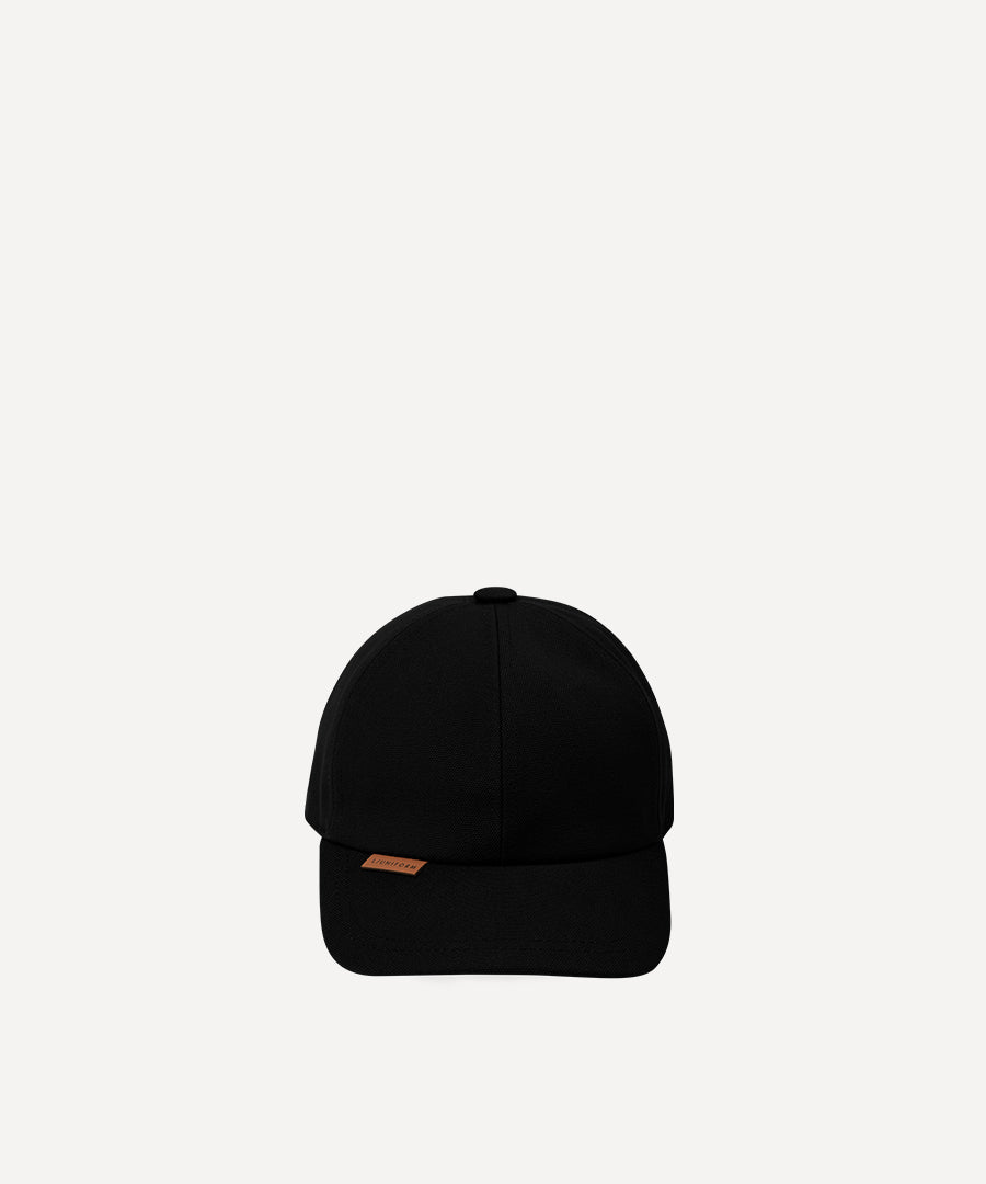 LA CASQUETTE NOIRE